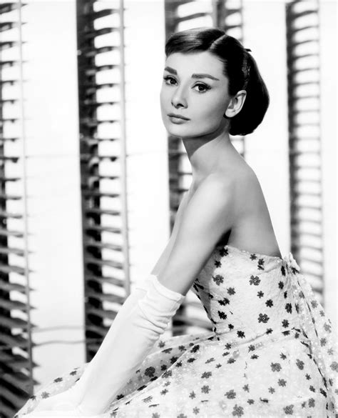 audrey hepburn sexy|15 Gorgeous photos of Audrey Hepburn .